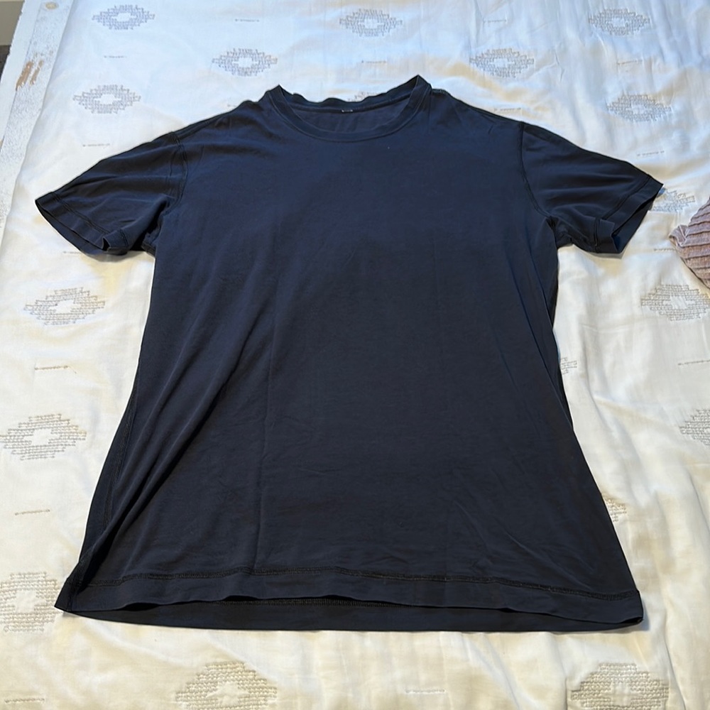 Lululemon tee shirt